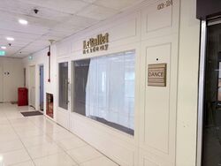 Holland Road Shopping Centre (D10), Retail #598104511